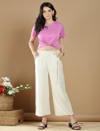 Cream palazzo pant in linen for casual look
