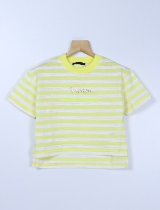 Deal light yellow cotton top in stripe