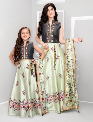 mother and daughter matching lehenga