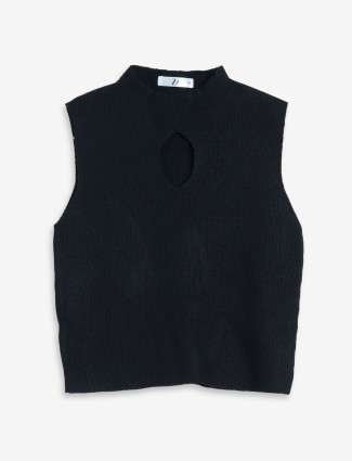 Sheczzar black plain knitted crop top