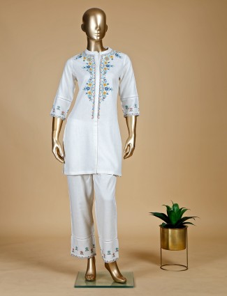 White cotton co ord set with embroidery