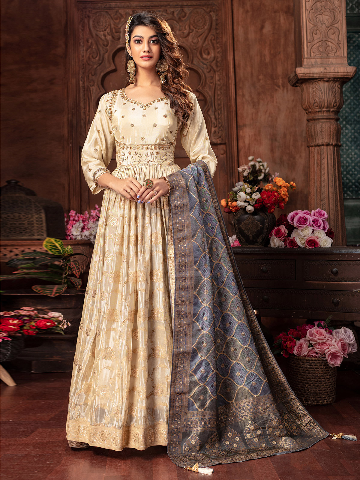 Ethnic Anarkali Suit Designs To Look Elegant