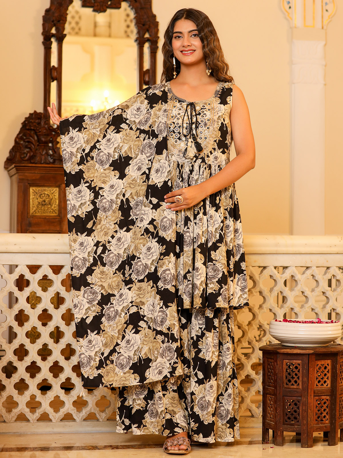 Discover 77+ sharara pattern suit latest