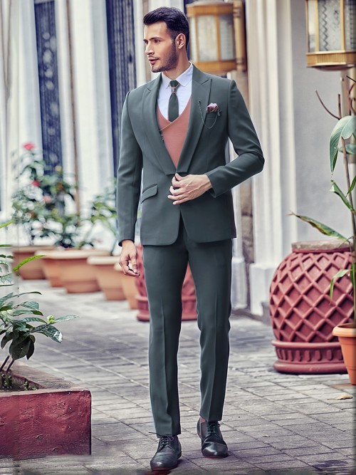 Green shaded coat suit for reception look
