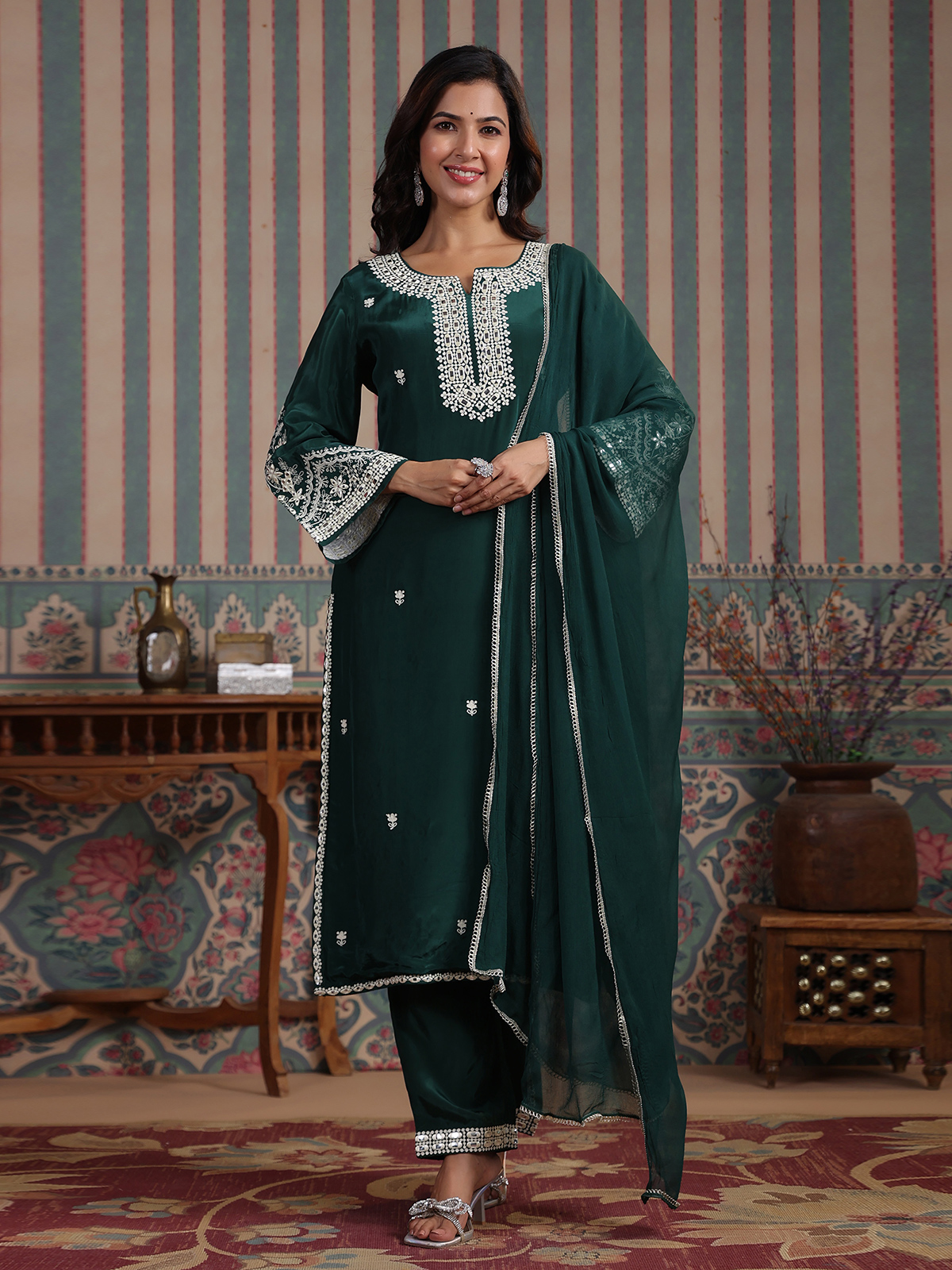 Buy Dark Green Straight Cut Kurti In Cotton With Floral Print And Mirror  Embroidered Yoke Online - Kalki Fashion