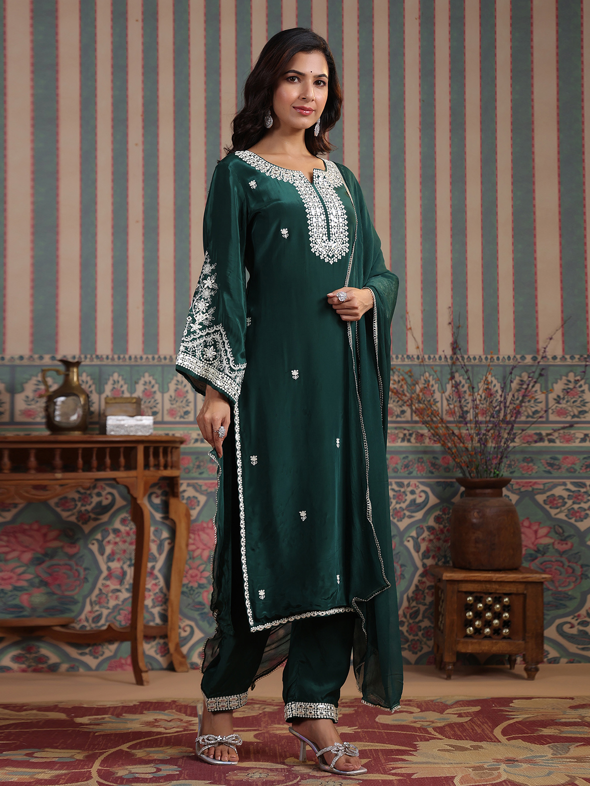 Women's Sizzling Green Silk Kurti With Pants - Anokherang in 2024 | Silk  kurti, Satin suits women indian, Satin suit design