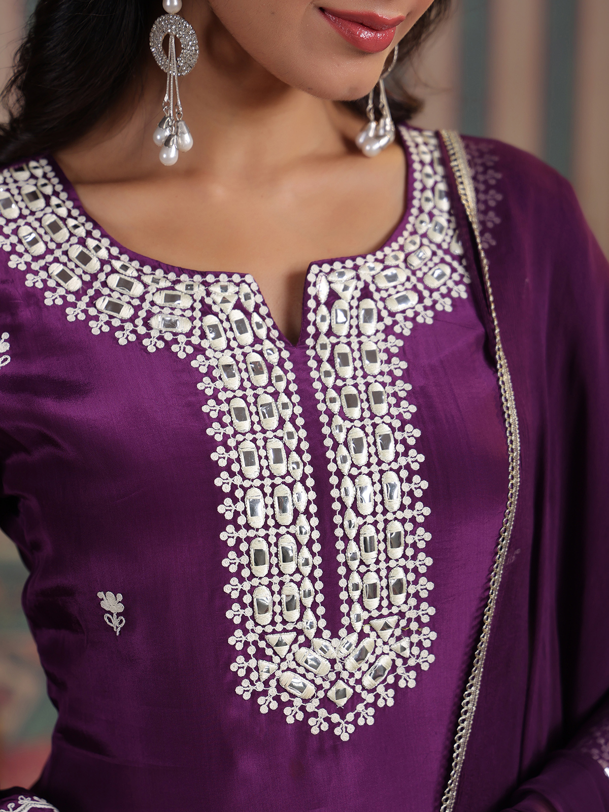 Pink Resham V Neck Kurta Set | Kurti neck designs, Silk kurti designs, Kurta  neck design
