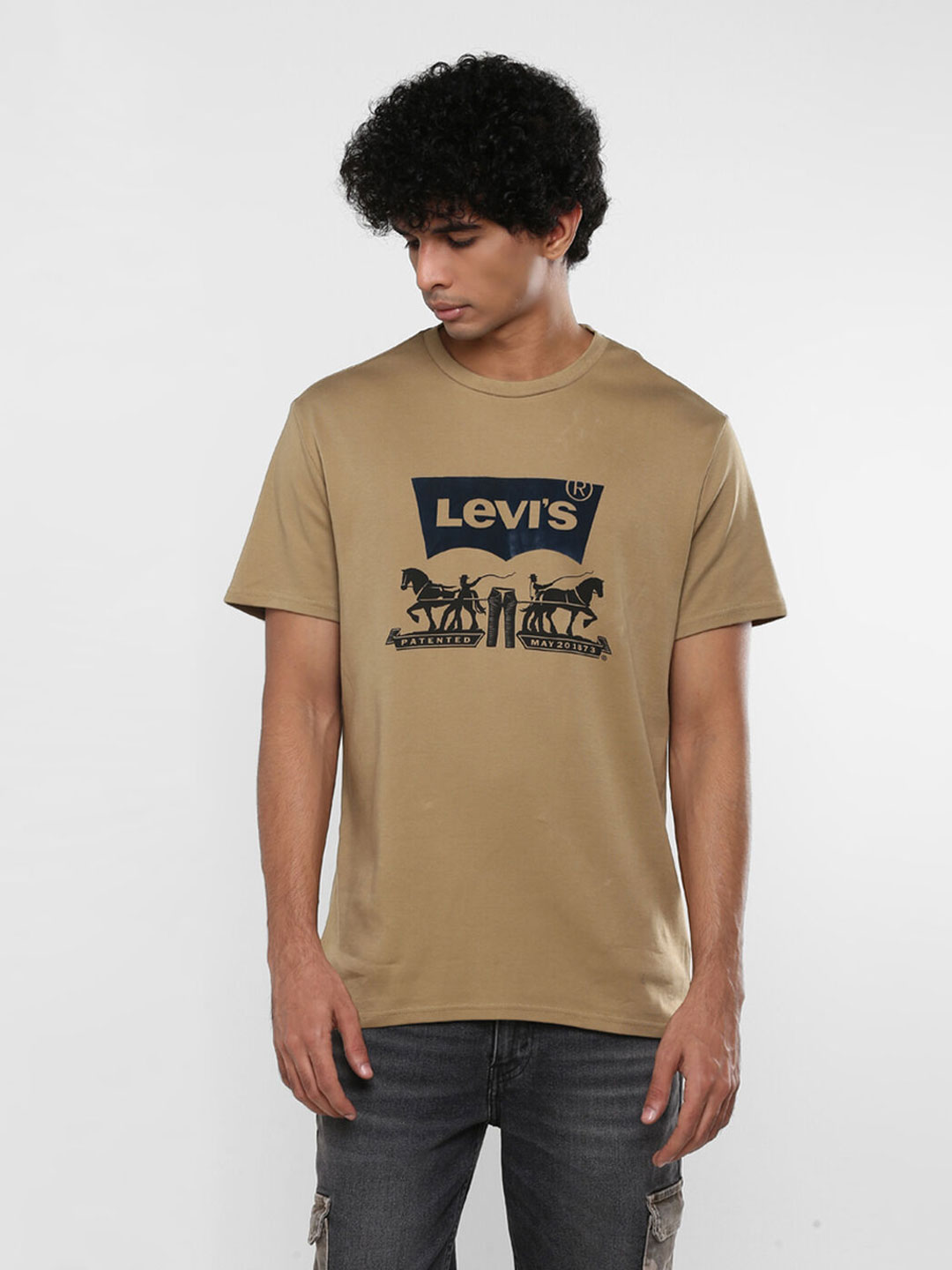 levi's khaki t shirt