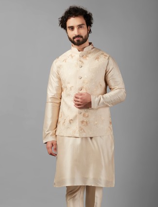 Dashing beige waistcoat set in silk
