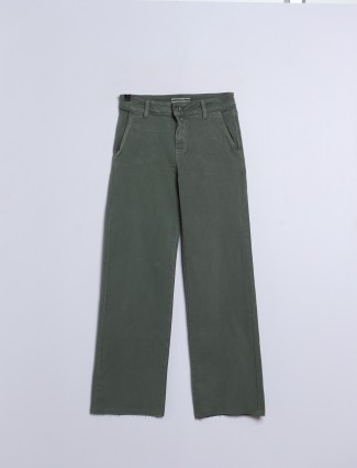 Deal olive solid straight jeans