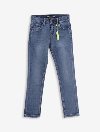Deal washed blue jeans for casual