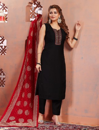 Elegant black salwar suit with contrast dupatta