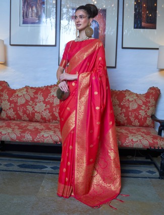 Elegant magenta zari weaving saree in silk