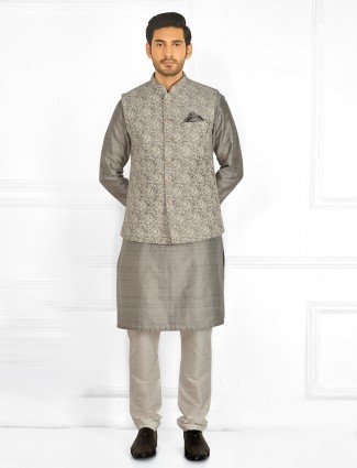 Grey thread inflated waistcoat with kurta pyjama