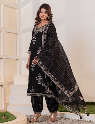 Trendy black printed kurti set in cotton
