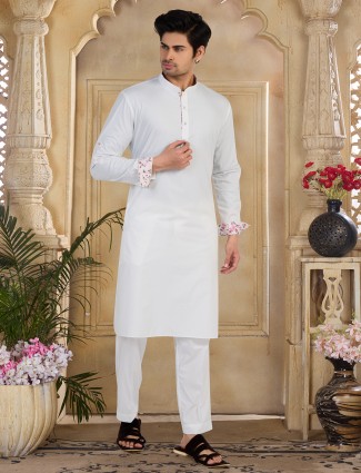 Trendy off-white plain cotton kurta suit