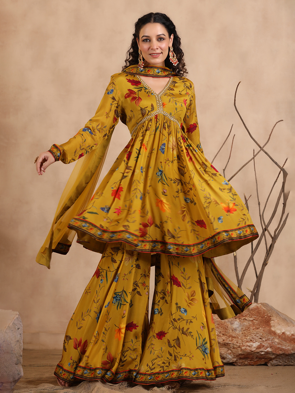 Buy online Green Floral Print Kurta Sharara Suit Set from ethnic wear for  Women by Scakhi for ₹6529 at 55% off | 2024 Limeroad.com