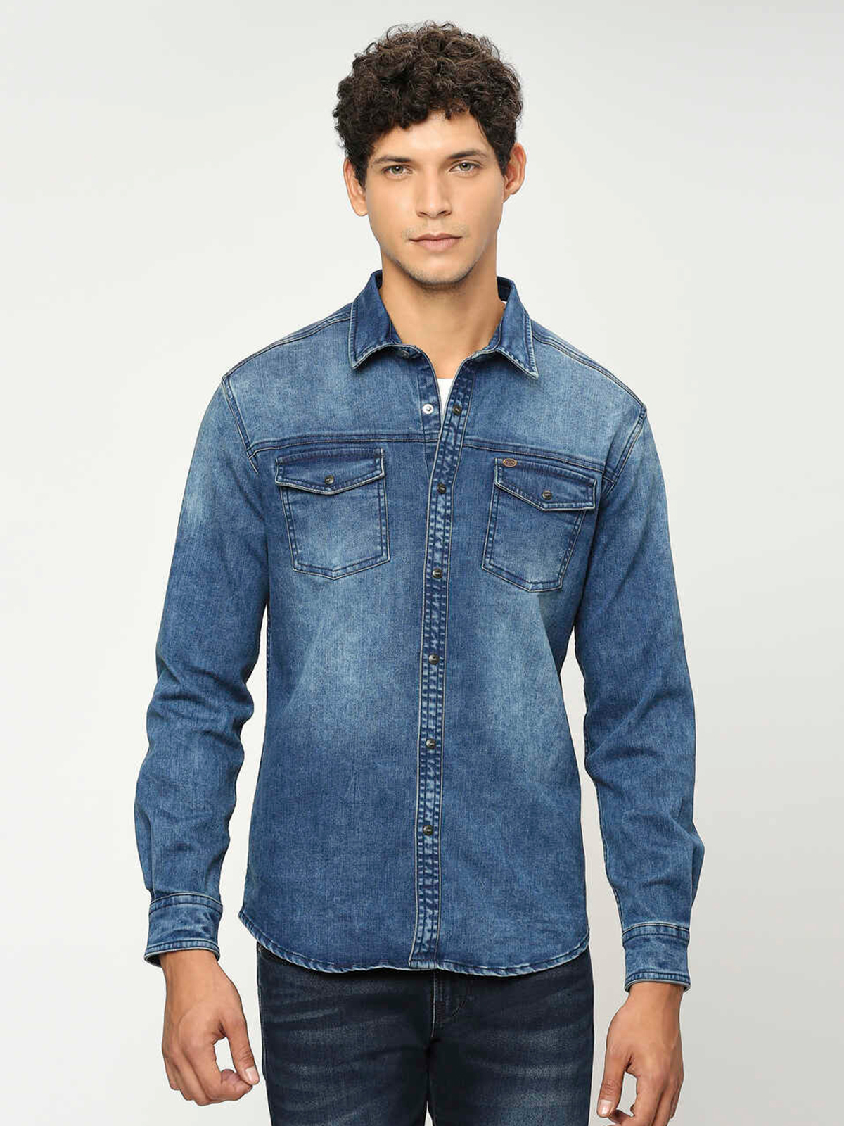 Short-sleeved denim shirt - Light denim blue - Men | H&M IN