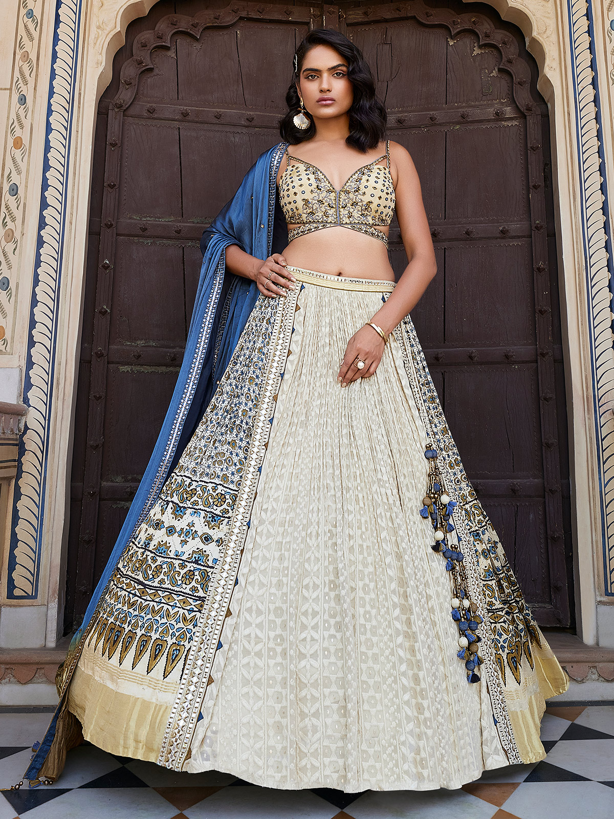 White lehenga online clearance
